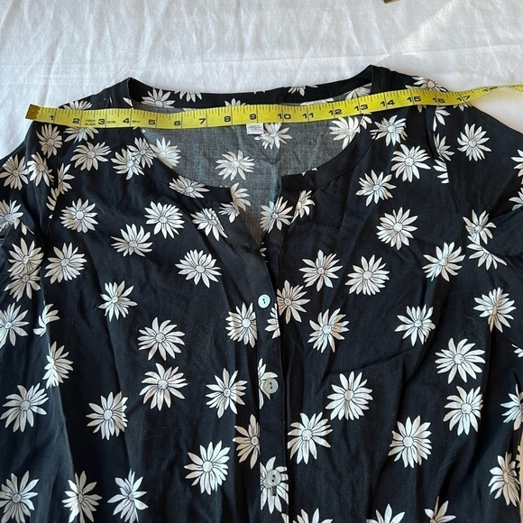 J Jill Black size S Dress Black with White Daisies Button Front Ruffle Pockets - Picture 4 of 9